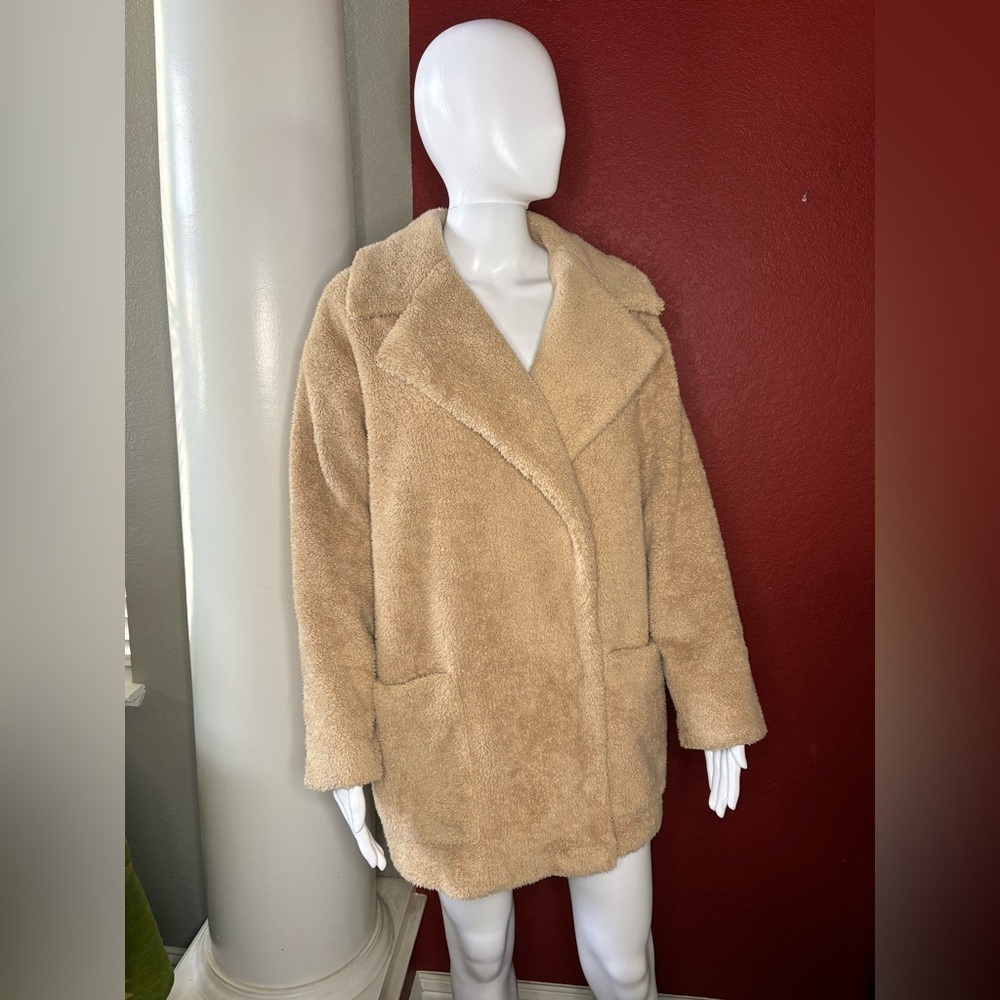 Reformation- Cozy Tan Teddy Coat. Size XS